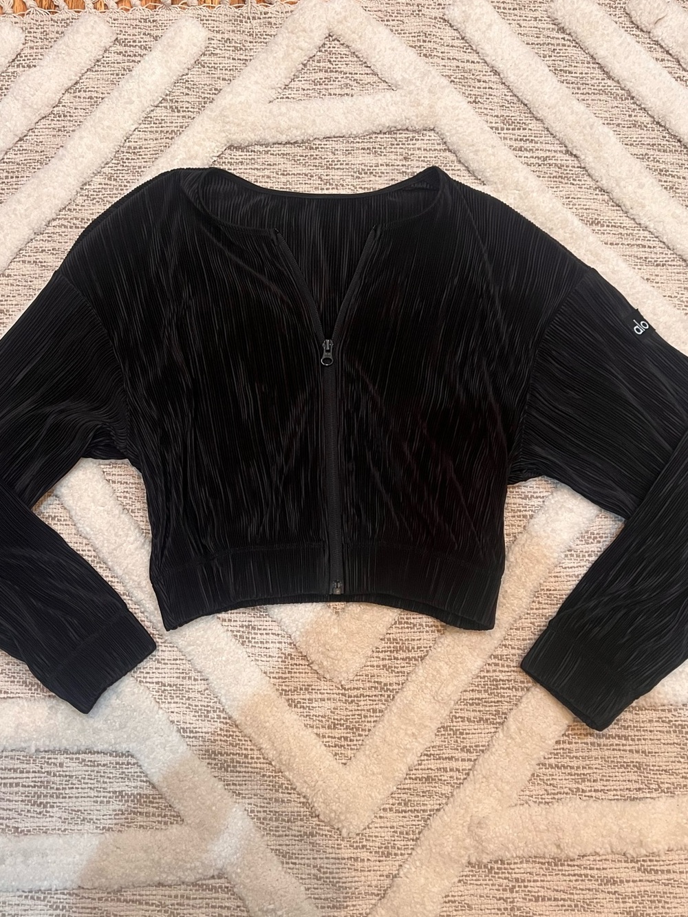 Alo Cropped Micro Plisse Black Pleated Full Zip Jacket XS